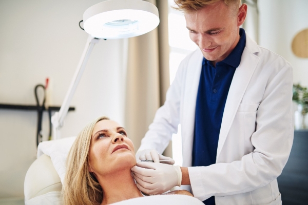 Cilt Bakımında Hangi Sıklıkla Leke Giderici Ürünler Değiştirilmeli?